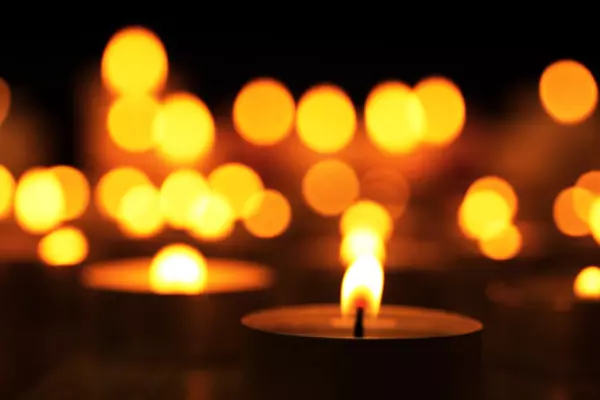 Image of candles to commemorate the Day of Remembrance and Action on Violence Against Women